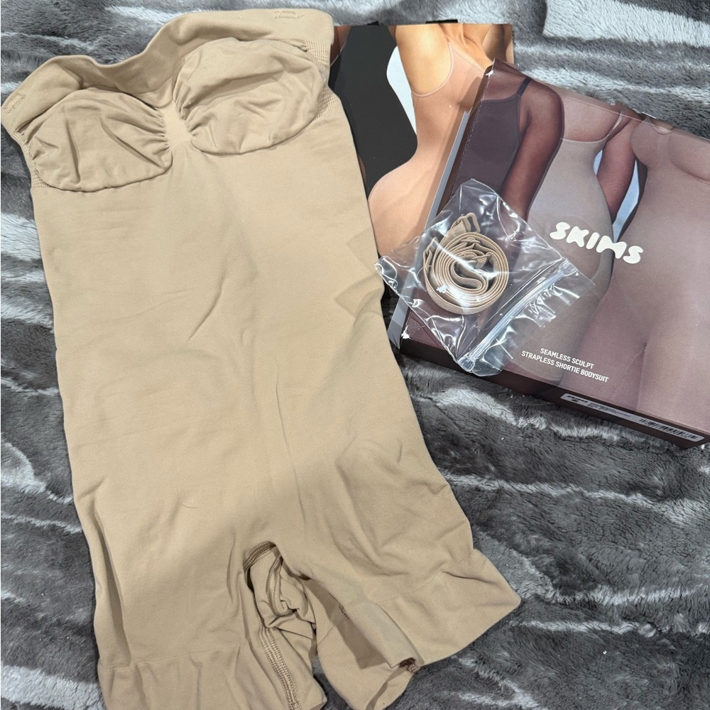 SKIMS Clay Seamless Bodysuit